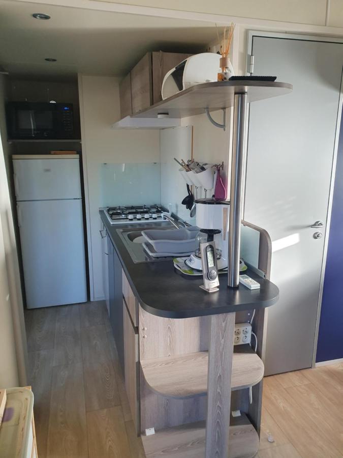 Charmant Mobil-Home Rocbaron Екстер'єр фото
